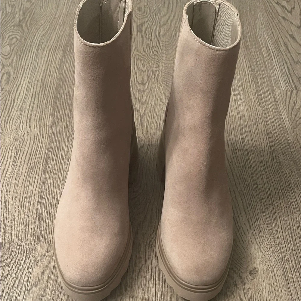 Dolce Vita Tan Ankle Booties - Picture 2 of 8